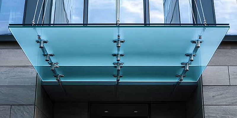 Ile zarabia szklarz?