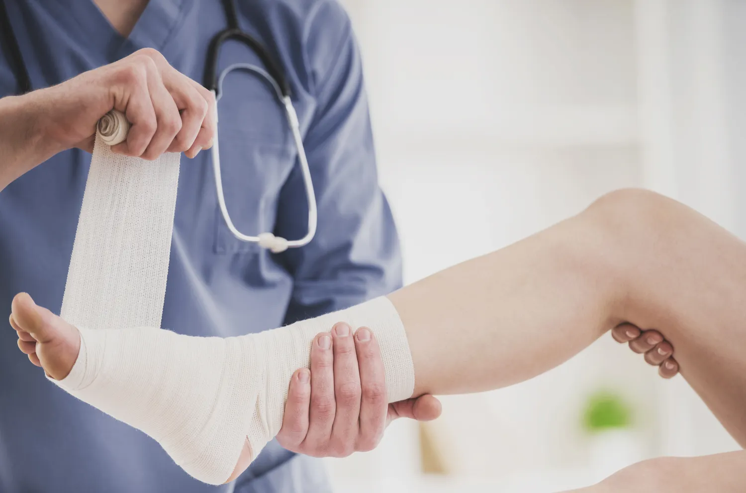 Jak długo trwa rehabilitacja po złamaniu nadgarstka?